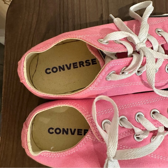 Pink Converse - Picture 4 of 8